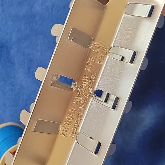 Zierold Aluminum 42 Thread Spool Sewing Notion Caddy (thread not included - Picture 3 of 3